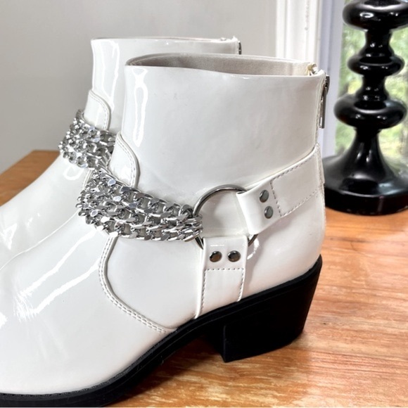 ASOS Design Western Cuban Heel Ankle Boots - Picture 8 of 15